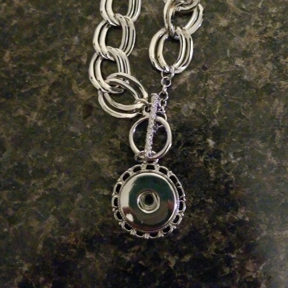 Snap charm necklace